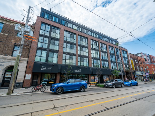 899 Queen Street East